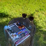 In A With Swimming Pool Apartament *