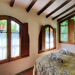 Appartement In A With Swimming Pool