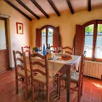 In A With Swimming Pool Appartement Mensanello