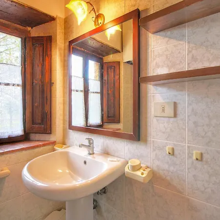 Apartment Apartment In A Farmhouse With Swimming Pool