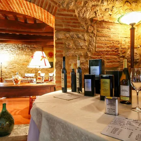 Apartment In A Farmhouse With Swimming Pool Mensanello
