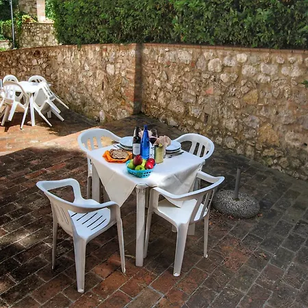 דירה In A With Swimming Pool