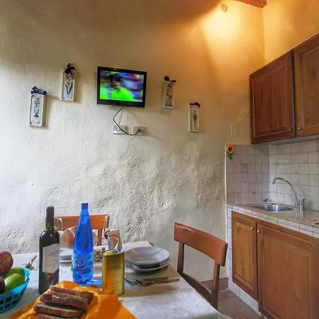 Apartment Apartment In A Farmhouse With Swimming Pool *