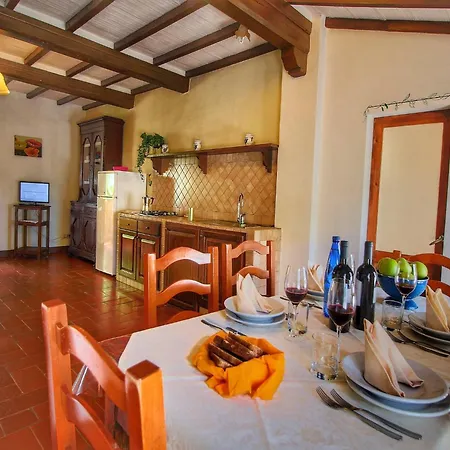 Apartment Apartment In A Farmhouse With Swimming Pool *