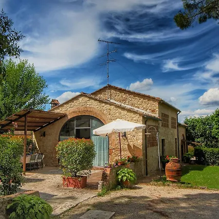 Apartment Apartment In A Farmhouse With Swimming Pool