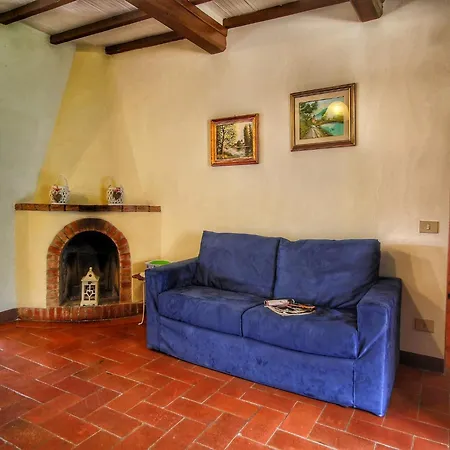 Apartment Apartment In A Farmhouse With Swimming Pool Mensanello